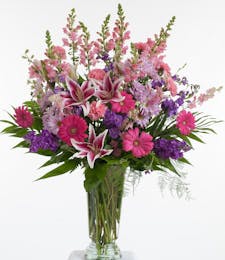 Delicate Pink and Lavender Vase Design